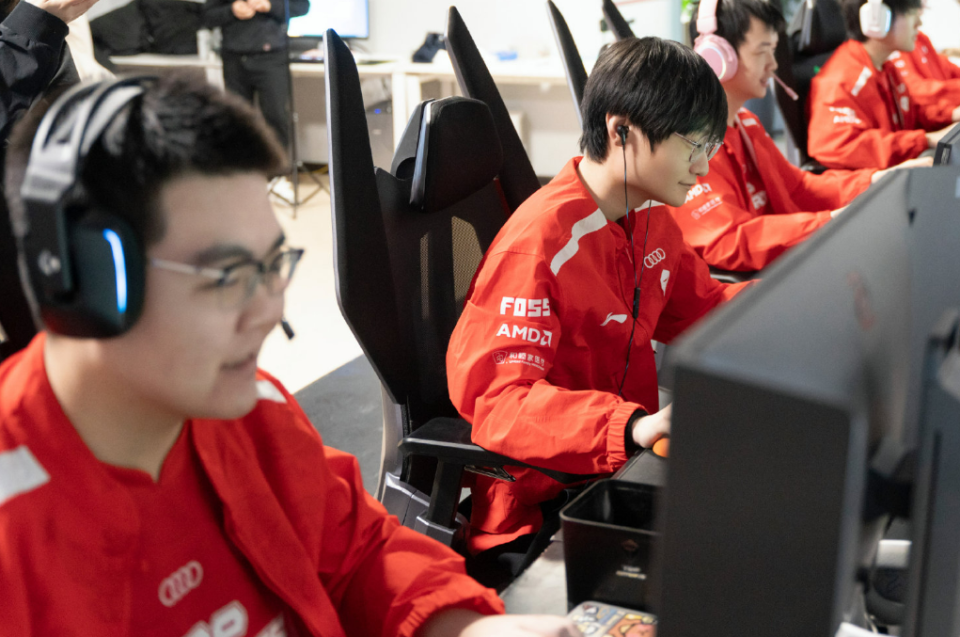 关于TES血洗BRO，Meiko三分雨点燃全场的信息