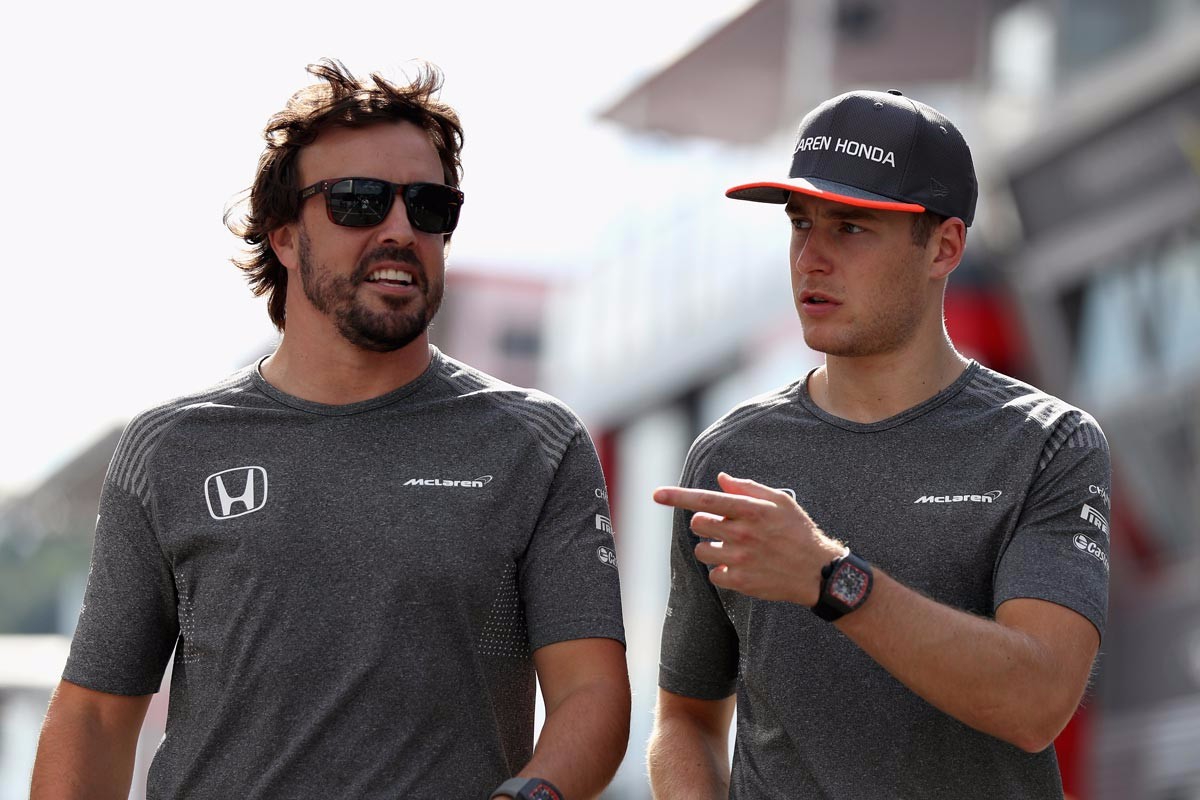 阿斯顿马丁完胜索伯车队，勒克莱尔带队取胜的简单介绍