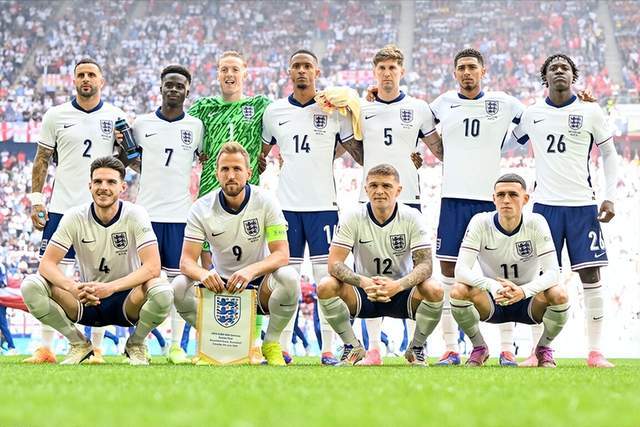 关于英格兰队备战欧洲杯，球迷期待梦幻开局的信息