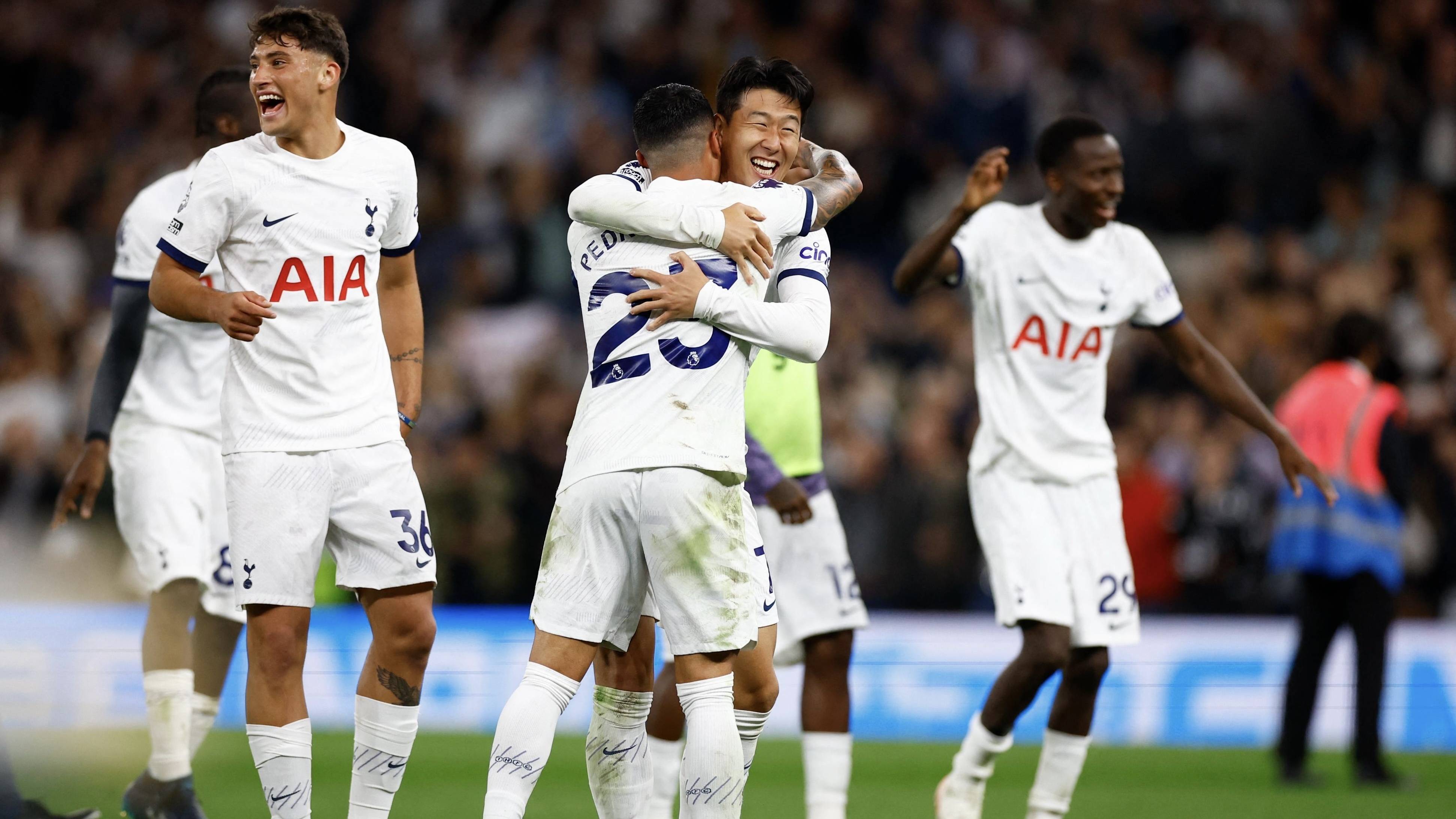 包含伯恩利客场不敌热刺，遭遇两连败的词条