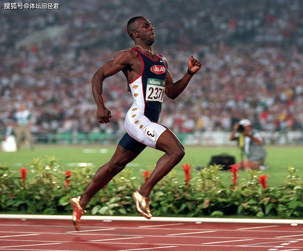 美国田径健将刷新世界纪录，震撼全场