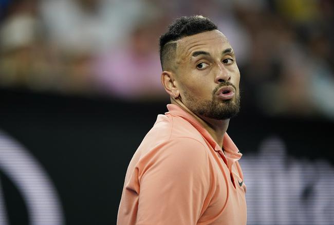 包含西班牙网球队险胜法国网球队，克耶高斯完成帽子戏法的词条