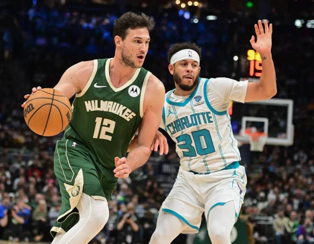 包含雄鹿B队完胜猛龙,加里纳利爆发神勇的词条 包含雄鹿B队完胜猛龙,加里纳利爆发神勇的词条